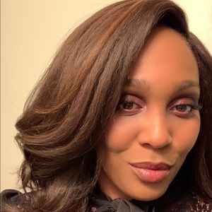 Meet your Posher, Dana